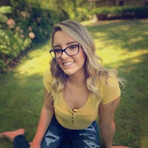 Meet your Posher, Sabrina